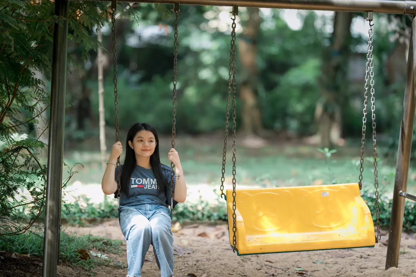 Tuyet Anh coordinating a shoot